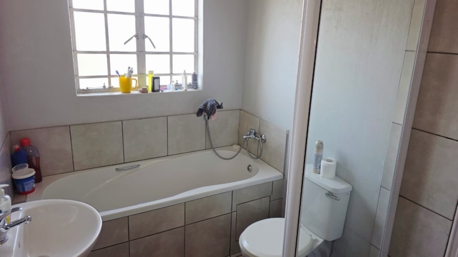 3 Bedroom Property for Sale in Waterkloof East North West